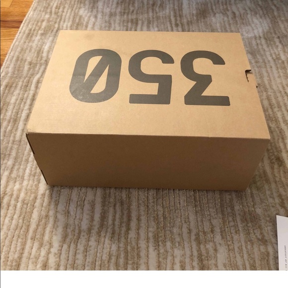 YEEZY BOOST BRED V2 SIZE 8 WOMEN - Picture 2 of 8